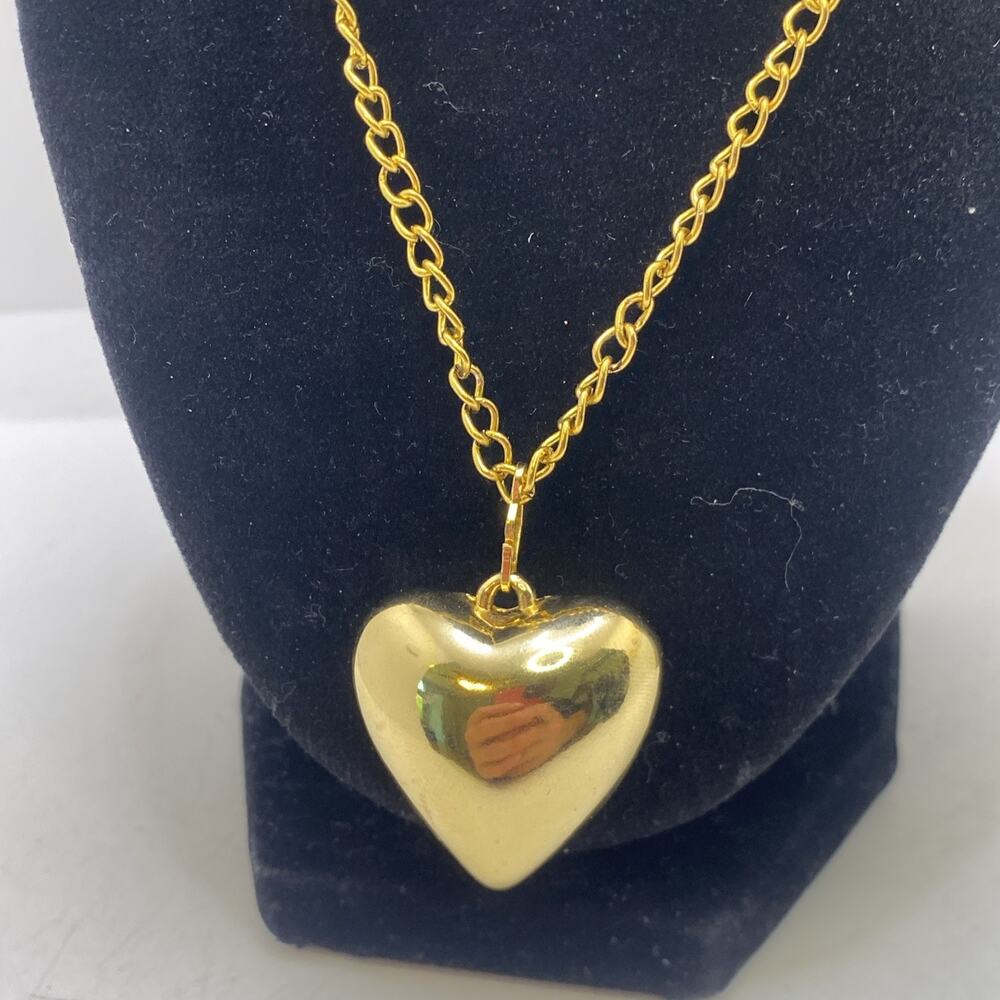 womens gold tone heart charm necklace